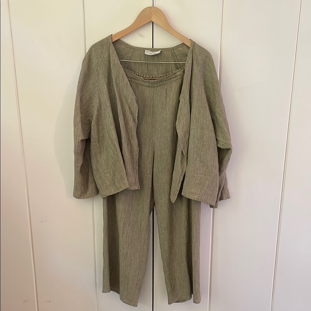 1980’s vintage Olive Green Zoran pantsuit Linen.